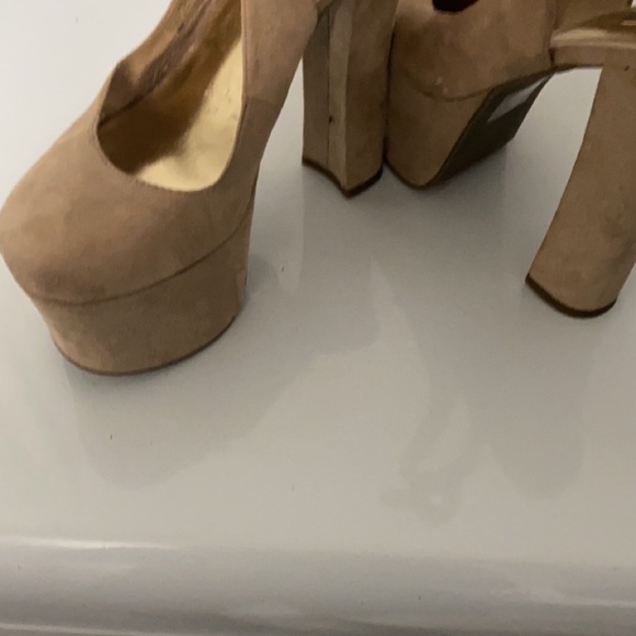 Platform pumps - Picture 4 of 7